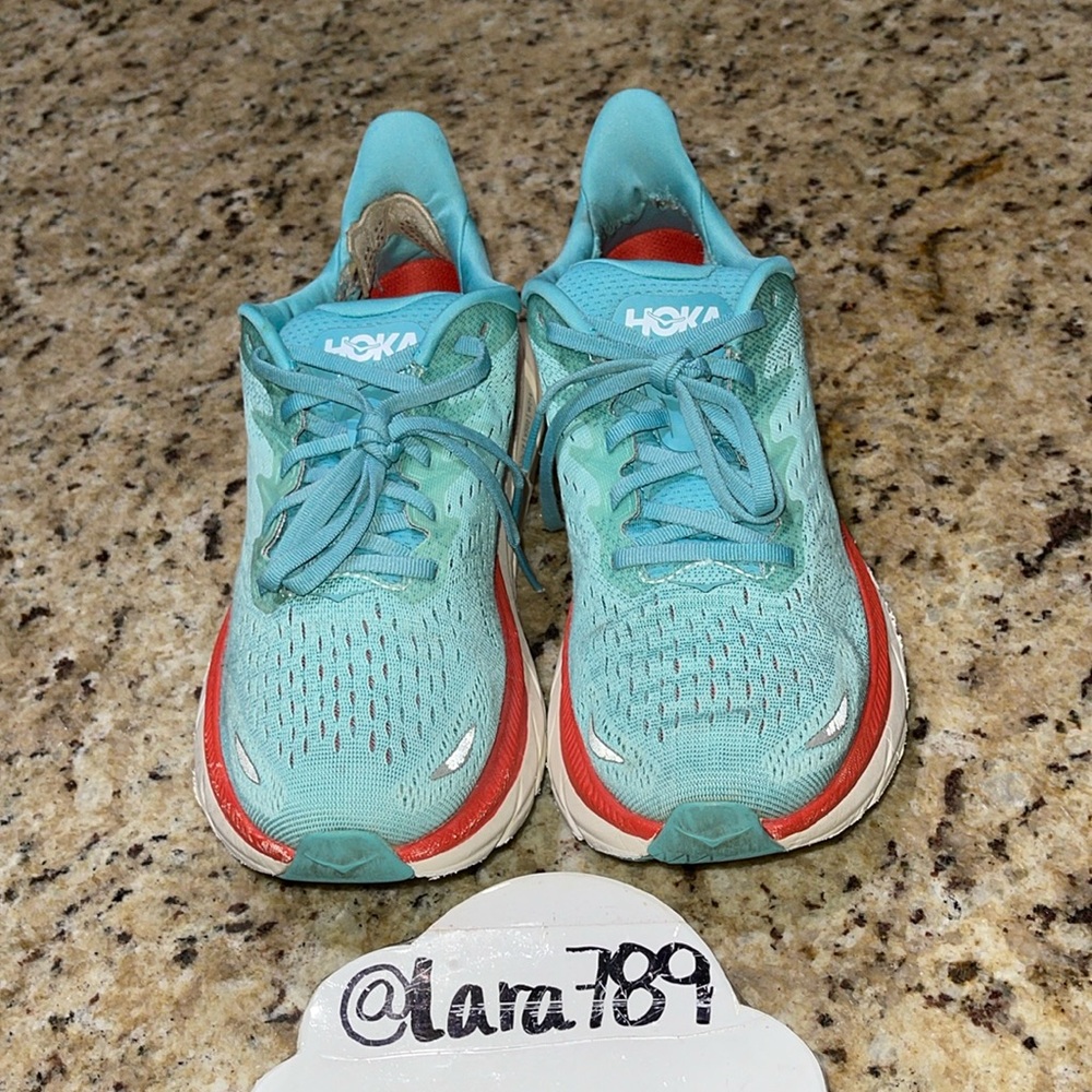 Hoka One One Clifton 8